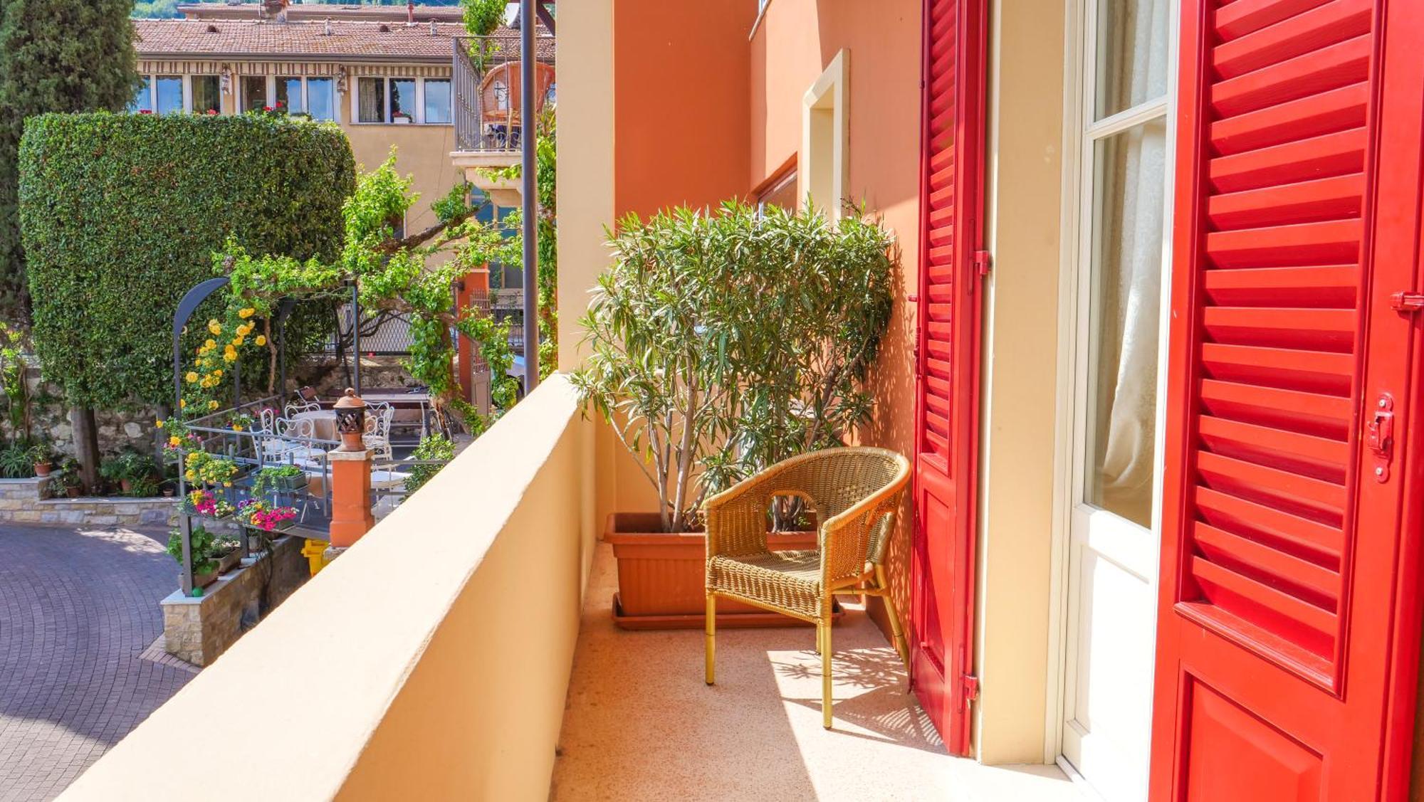 Hotel Gardenia Al Lago Gargnano Oda fotoğraf